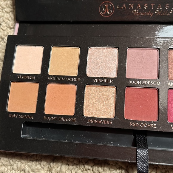 ABH modern renaissance palette - Picture 2 of 4